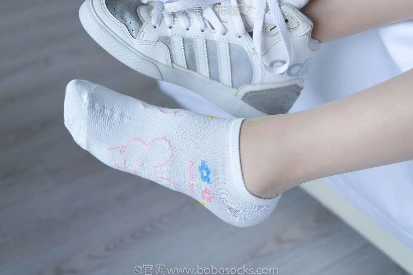 [BoBoSocks袜啵啵]NO.015 稚予-阿迪板鞋、白色短棉袜、肉丝 [135P]插图4